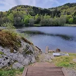 Ved Mandalselva Daire Greipsland